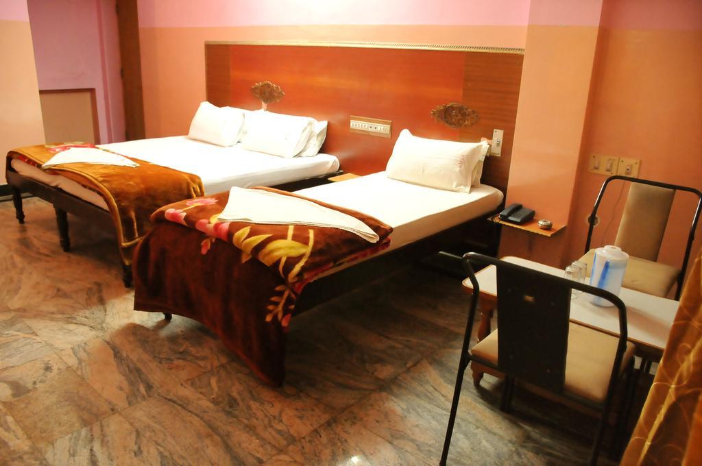 V.K.Residency Hotel Tirupati Luaran gambar