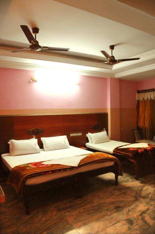 V.K.Residency Hotel Tirupati Luaran gambar