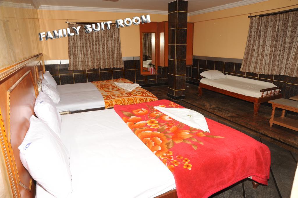 V.K.Residency Hotel Tirupati Luaran gambar