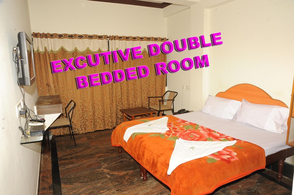 V.K.Residency Hotel Tirupati Luaran gambar
