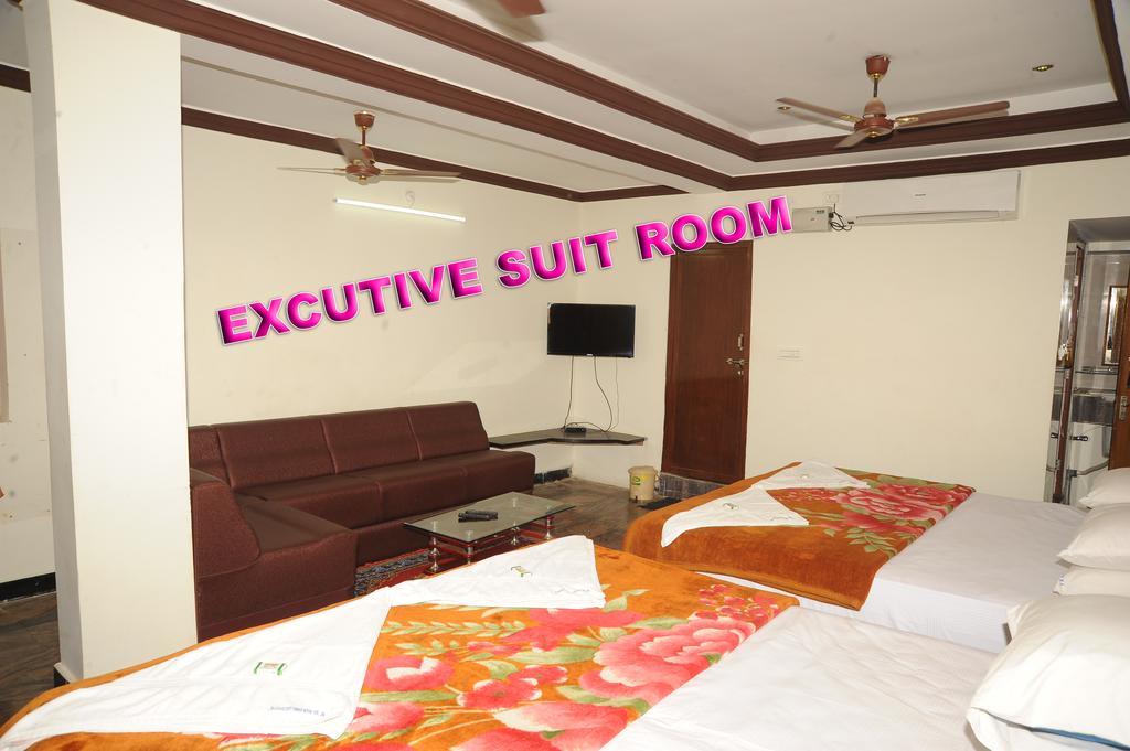 V.K.Residency Hotel Tirupati Luaran gambar