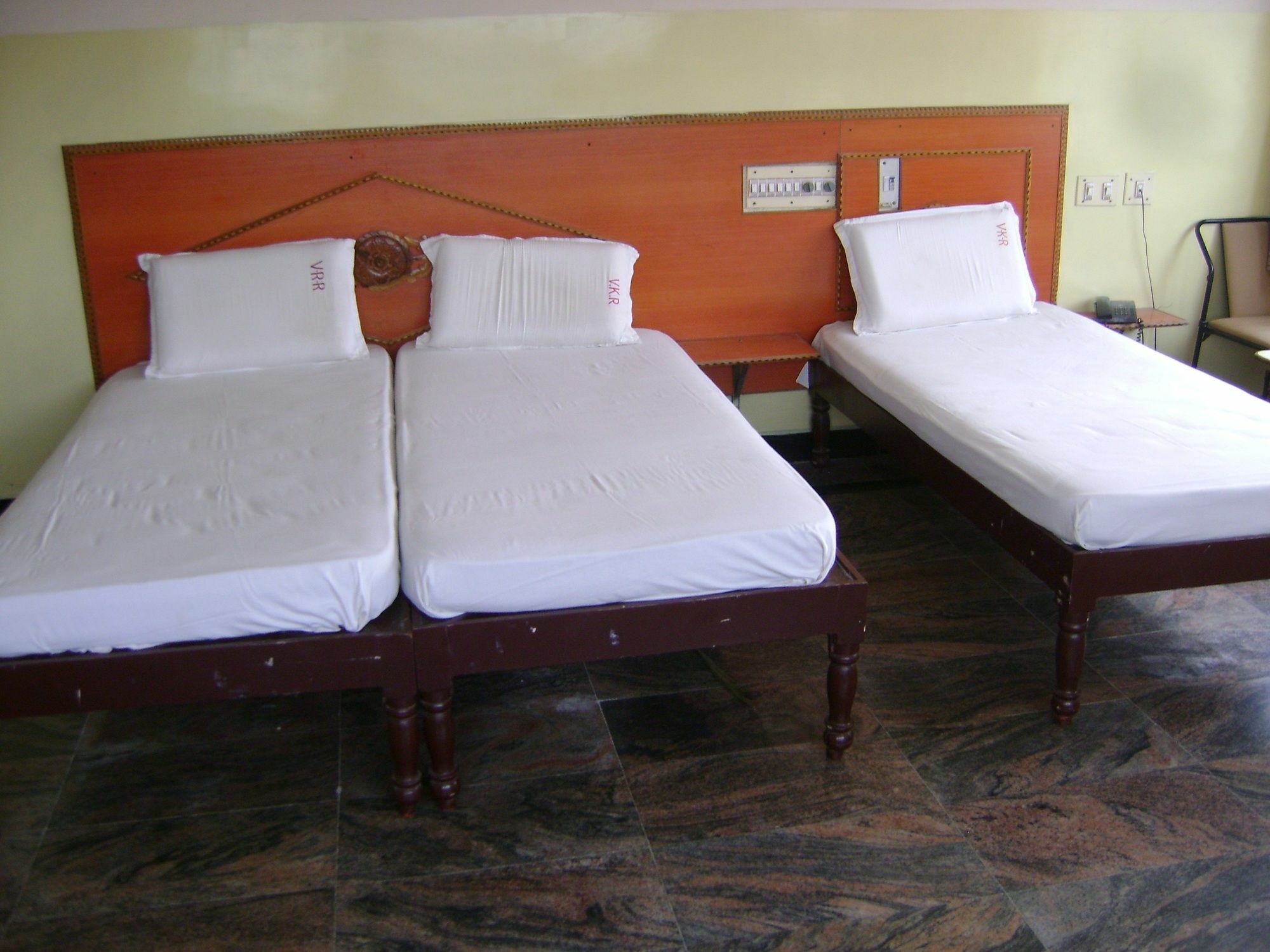 V.K.Residency Hotel Tirupati Luaran gambar
