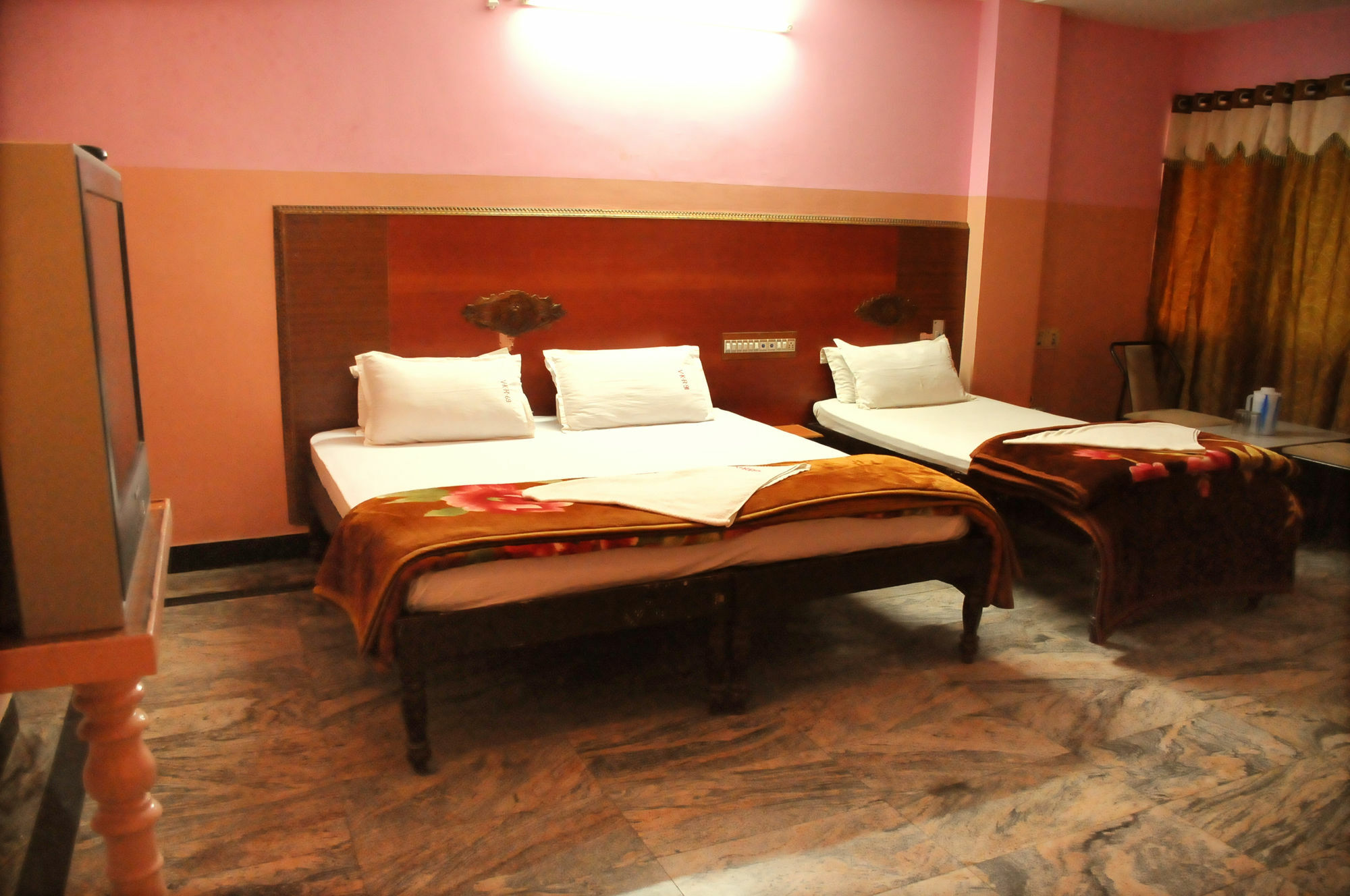 V.K.Residency Hotel Tirupati Luaran gambar